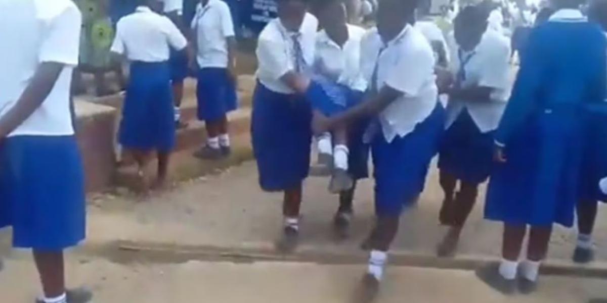 ¡Terror en Kenia! Así es la extraña enfermedad que afecta a cien niñas