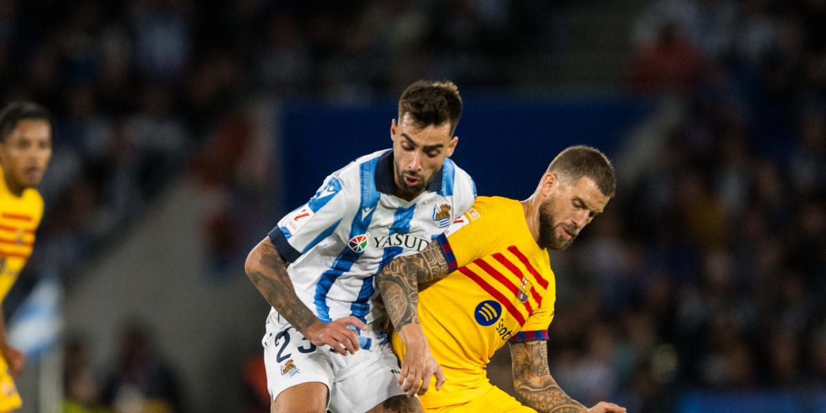 Iñigo Martínez saborea el triunfo tras los pitos