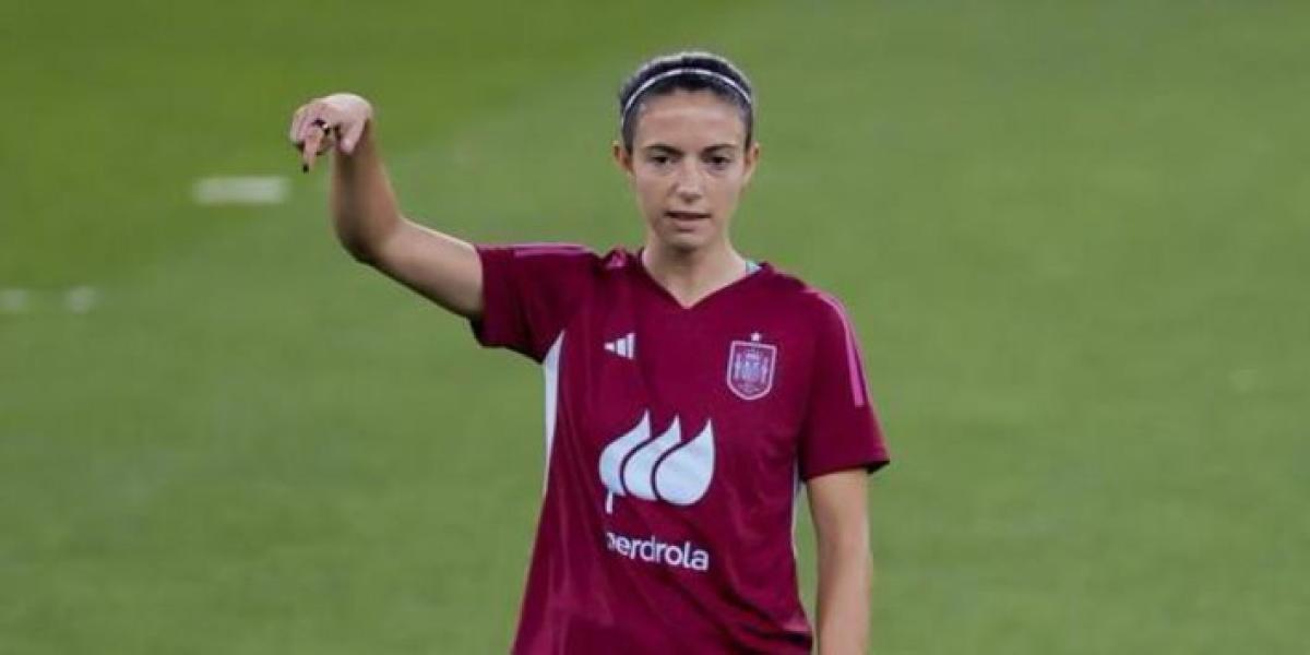 Aitana Bonmatí se ejercita con la Selección antes del partido ante Suecia