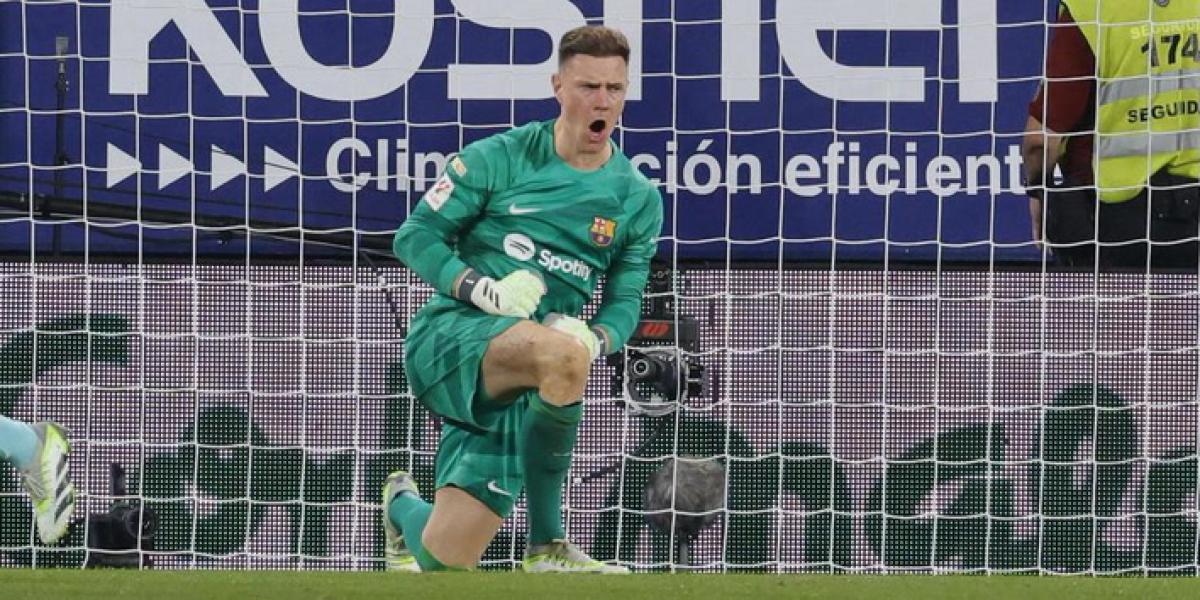 Ter Stegen durante un partido ante el Porto