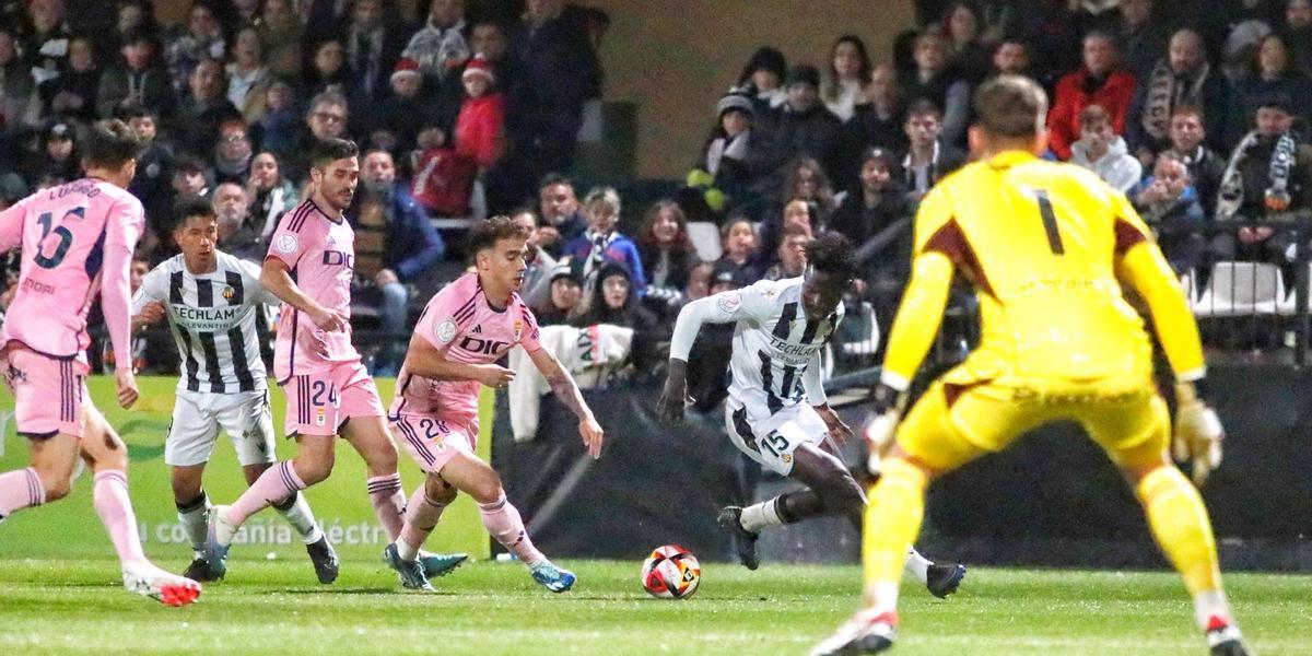 Un valiente Castellón liderado por Traoré tumba al Oviedo y avanza en la Copa