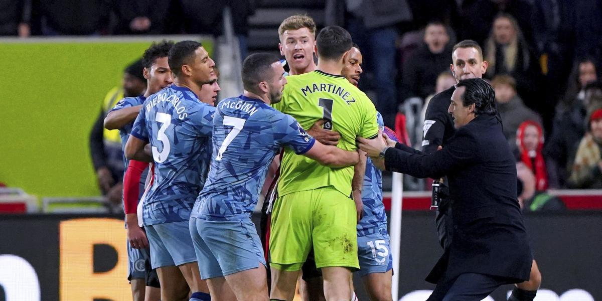 Tangana monumental en el Brentford-Aston Villa: ¡Emery se tuvo que llevar al Dibu!