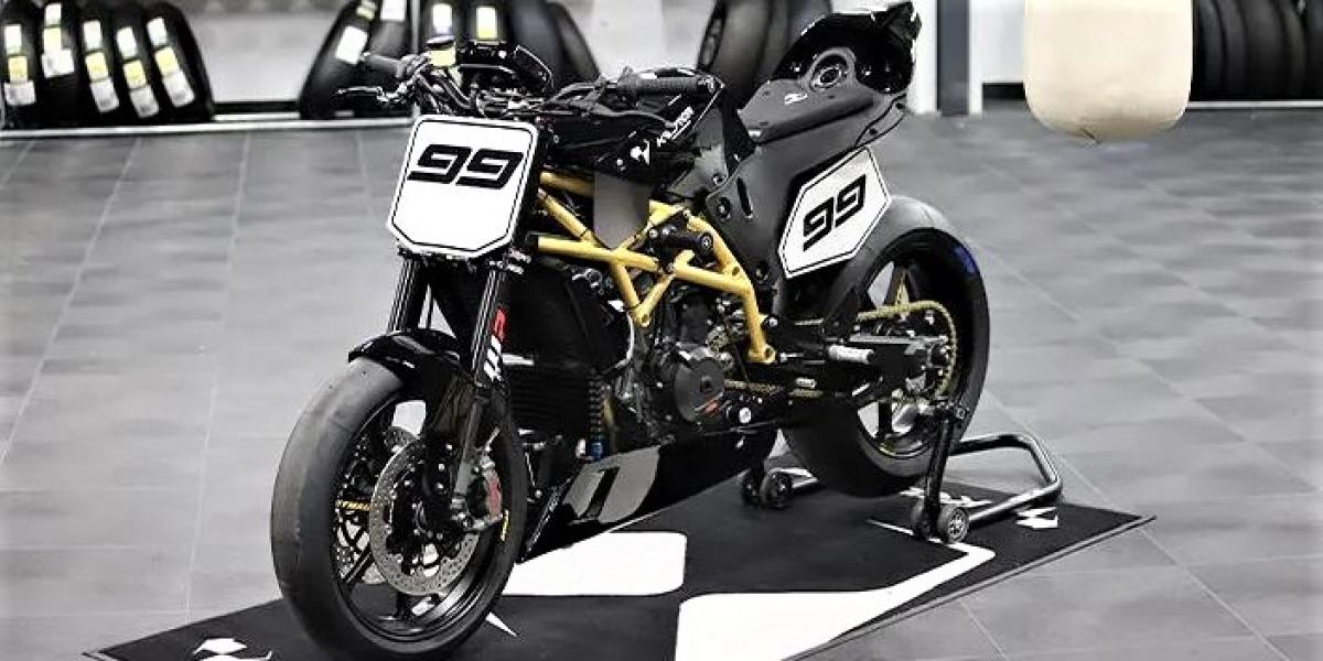 Kramer GP2 890 Super Hooligan, la naked para circuito