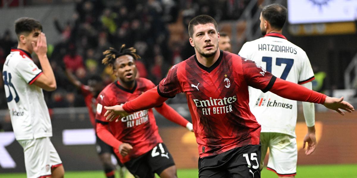 4-1. Theo asiste, Jovic golea y el Milan, a cuartos