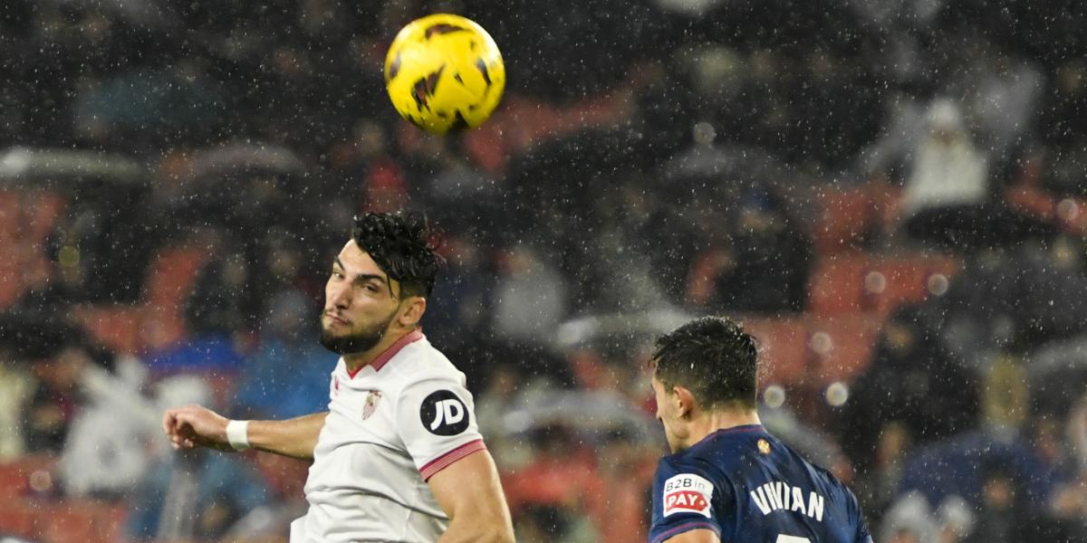 Rafa Mir descarta una propuesta del Wolfsburgo