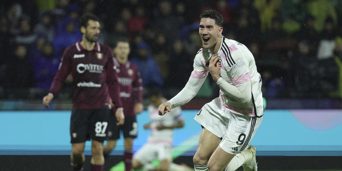 El renacido Vlahovic impulsa a la Juventus con un gol en el añadido