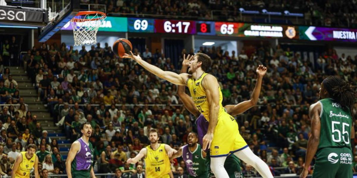 80-77: El Unicaja aguanta al Gran Canaria y ya lleva 14 victorias seguidas