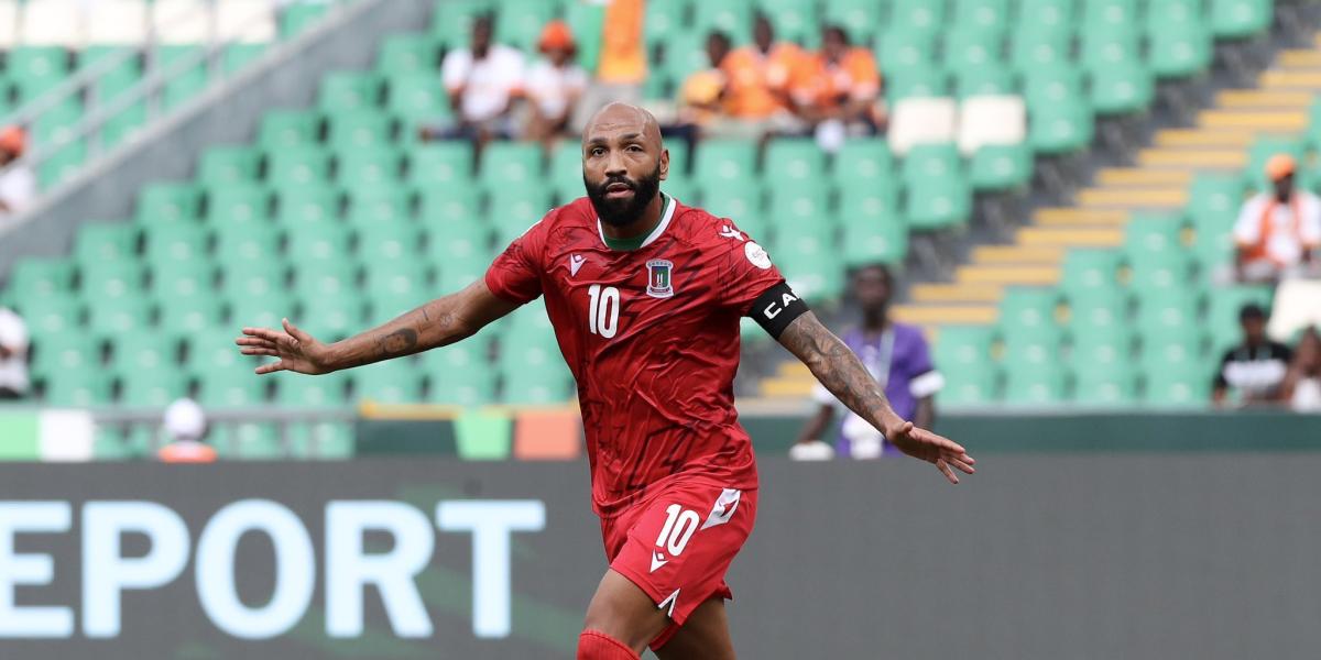 Un hat-trick de Nsue acerca a Guinea Ecuatorial al sueño de octavos