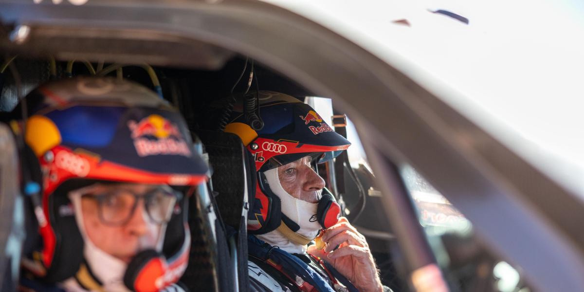Carlos Sainz prefiere disfrutar que pensar en el futuro: Tengo cuerda para celebrar la victoria