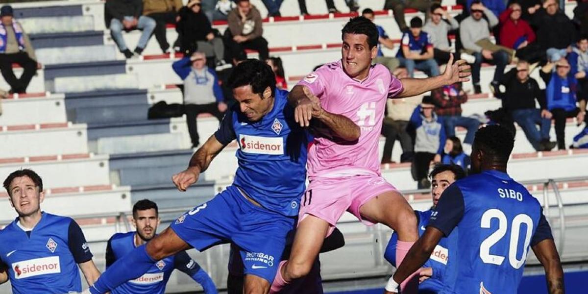 El Eldense escapa del descenso y deja hundido al colista Amorebieta