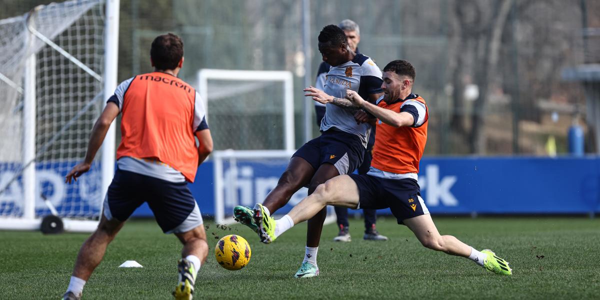 Aritz y Merino, bajas en una convocatoria con Galán