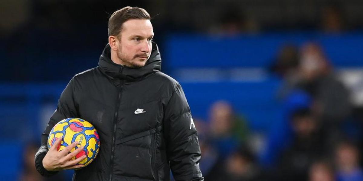 Desbandada masiva del cuerpo técnico del Liverpool