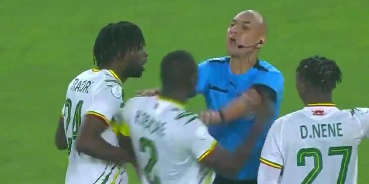 ¿Puede Traoré perderse las eliminatorias de Copa y Champions por la roja con Mali?