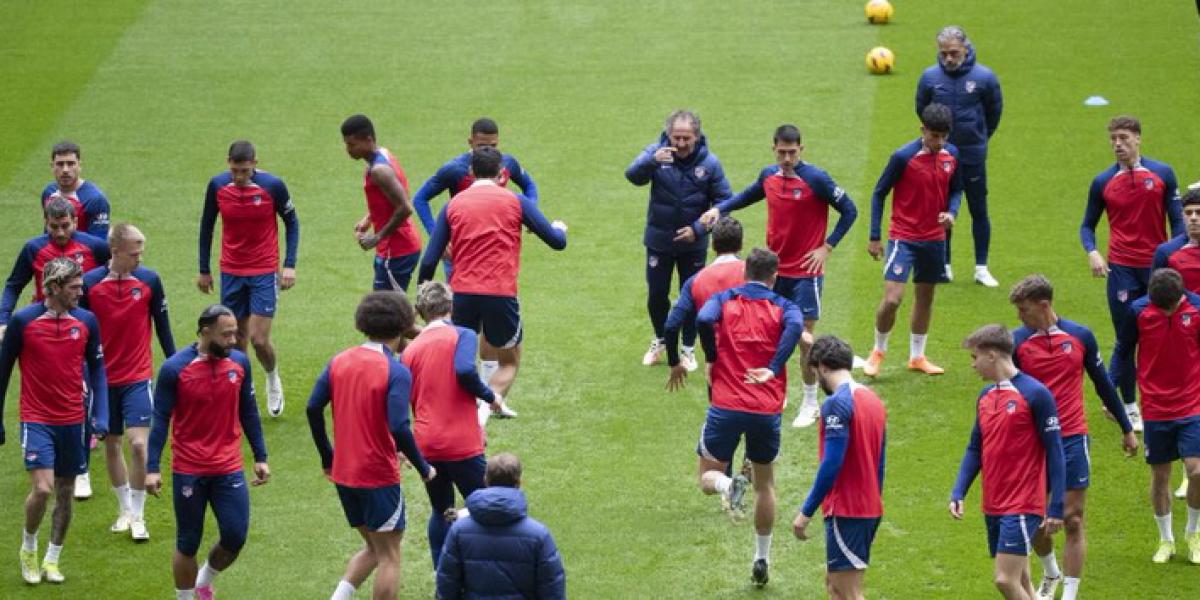 Entrenamiento del Atlético con la baja de Gabriel Paulista