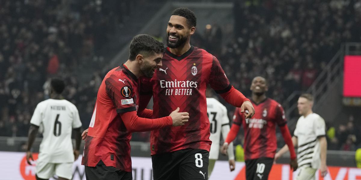 Un Milan enchufado golea al Rennes y pone pie y medio en octavos