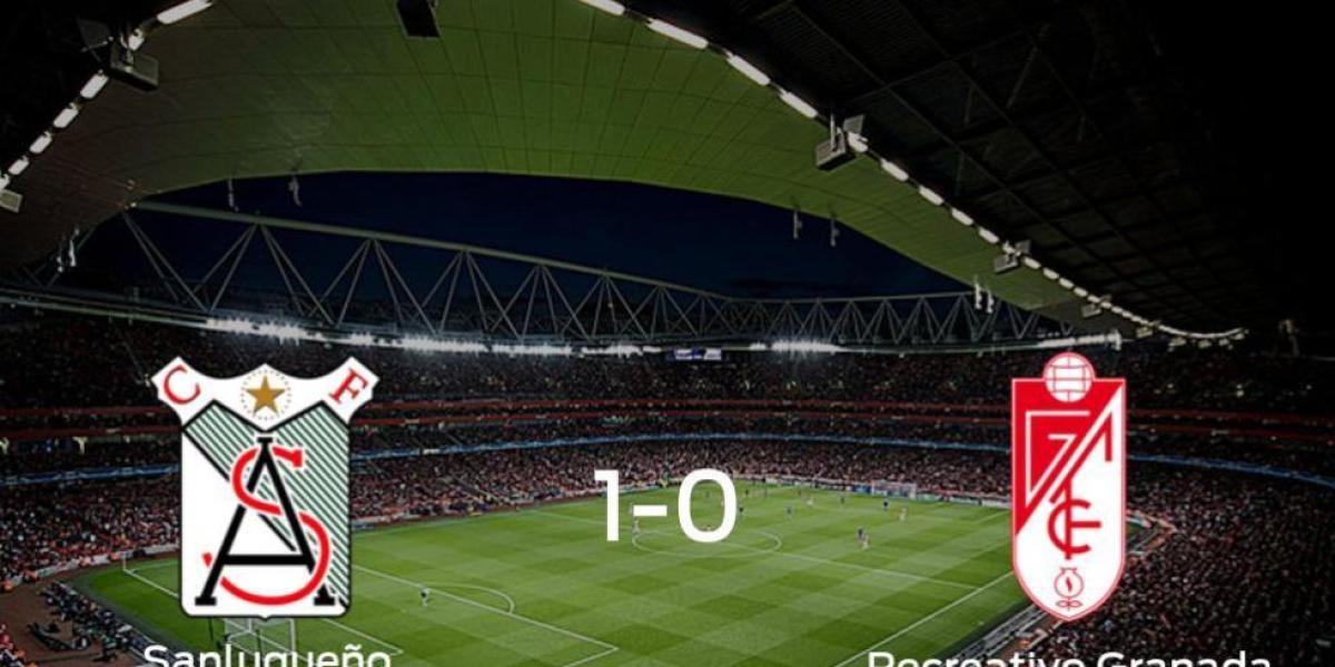 El At. Sanluqueño consigue la victoria ante el Recreativo Granada en el segundo tiempo (1-0)