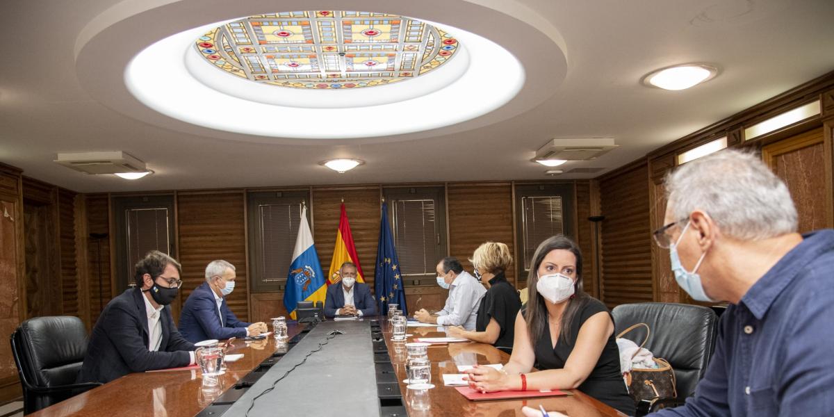 La historia de las comisiones por mascarillas que pasa por Canarias