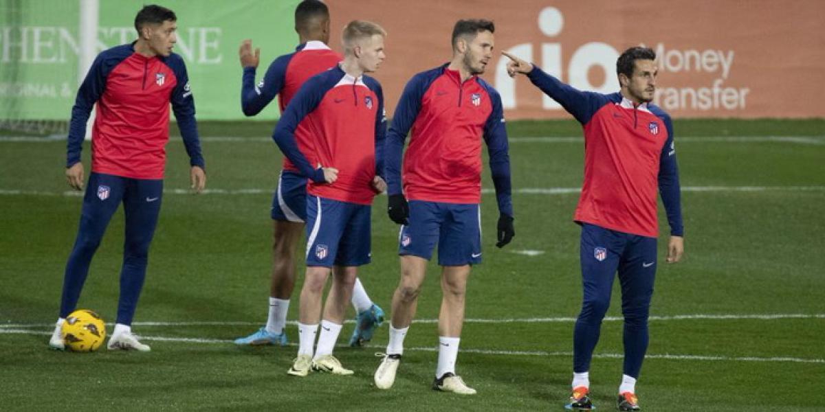 Simeone prueba con Correa y Memphis en punta