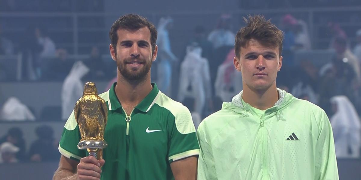 Mensik se queda a las puertas de la gloria ante un inmenso Khachanov en Doha