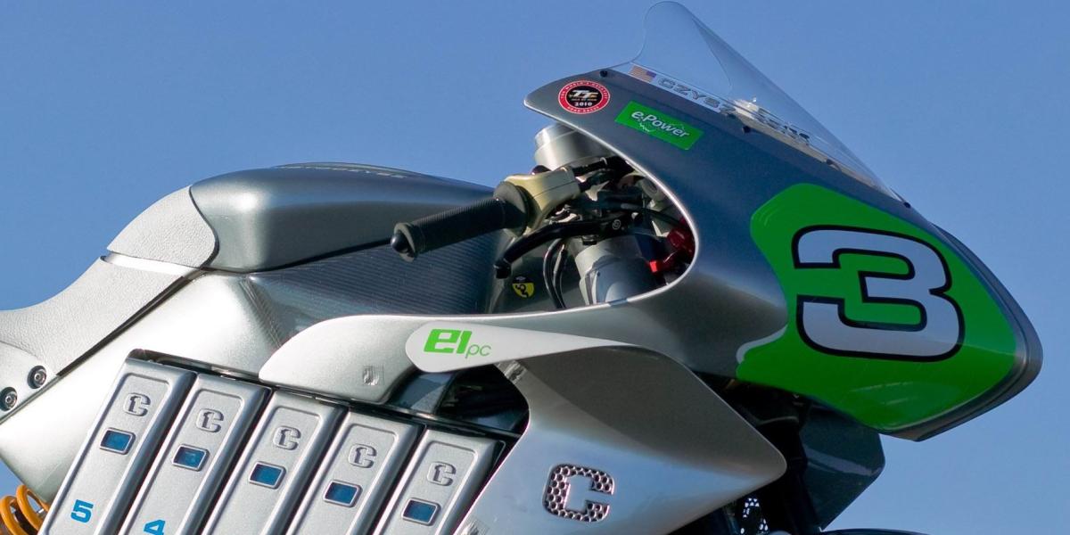 Cuando el futuro de la moto era el presente, pero nadie hizo caso, la atrevida MotoCzysz E1pc, una eléctrica futurista de hace tres lustros