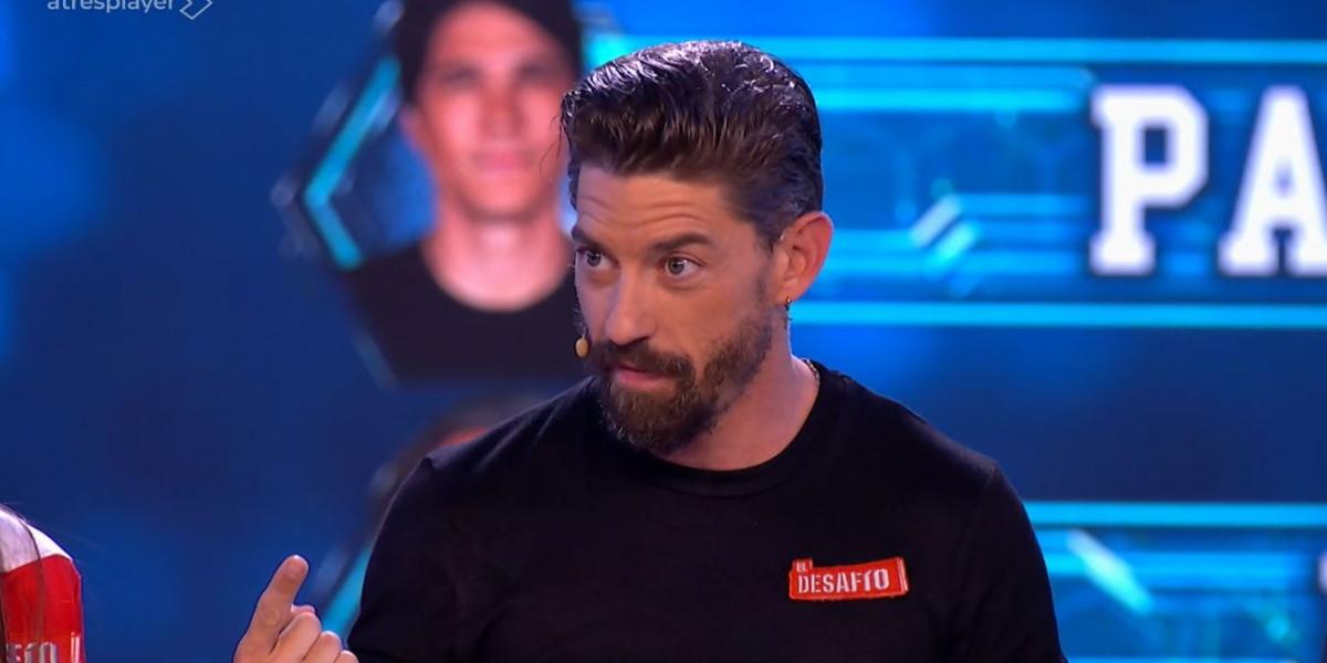 El cabreo de Adrián Lastra con Pilar Rubio, Santiago Segura y Juan del Val en El Desafío