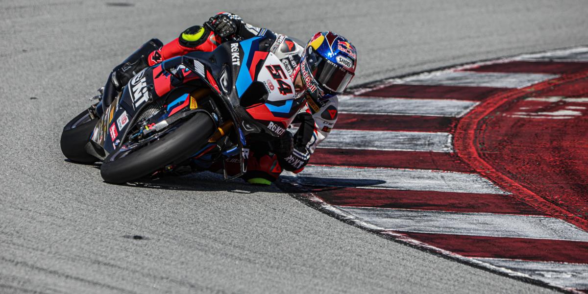 Las BMW de Razgatlioglu y Van der Mark empiezan dominando con Rea tercero y Bautista fuera del top-10