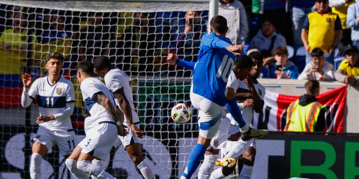 0-2: Italia muestra su solidez ante la Ecuador de Félix Sánchez