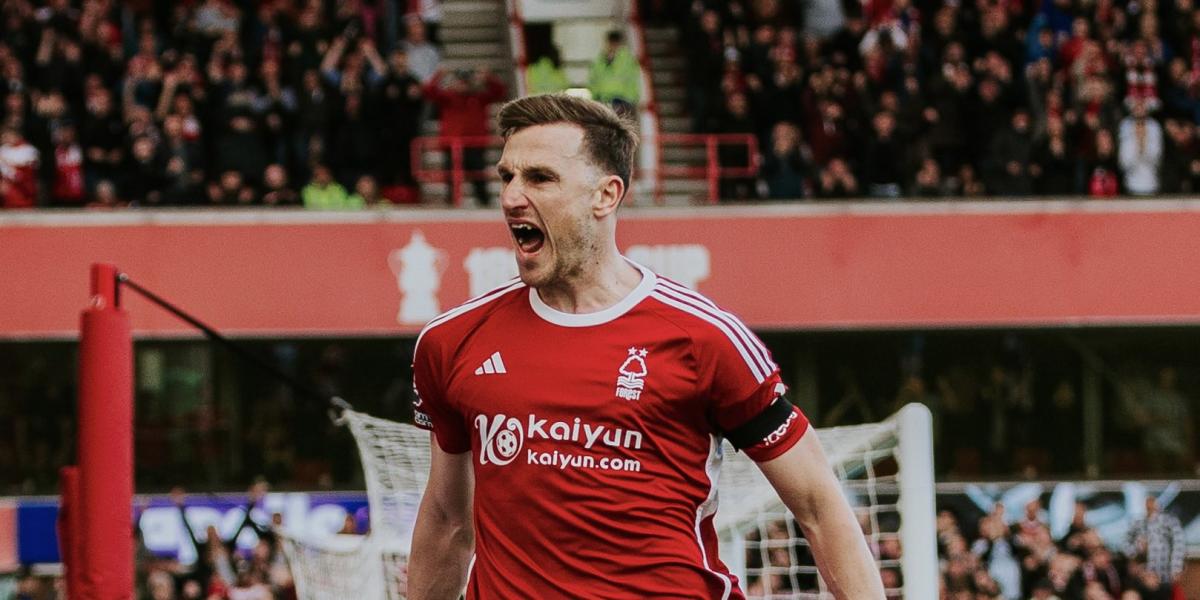 Wood rescata un punto clave para el Forest