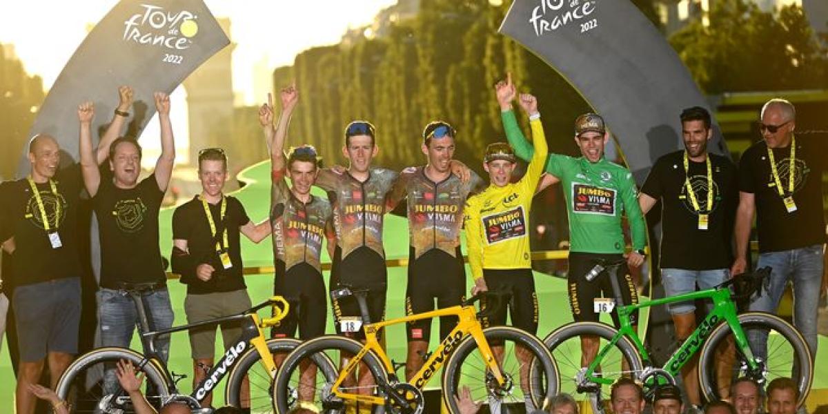 Una pieza clave del Visma-Lease a Bike deja el ciclismo por el fútbol