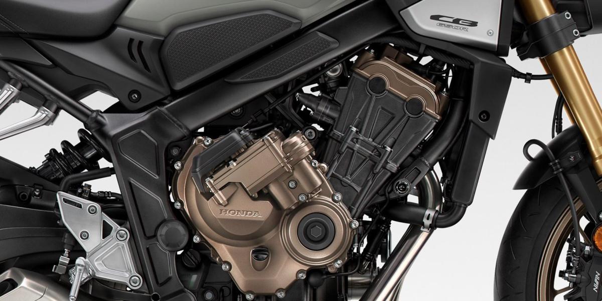 Ya sabemos el sorprendente e increíble precio del embrague electrónico de Honda, el E-Clutch que se monta en las Honda CB650R y CBR650R 2024