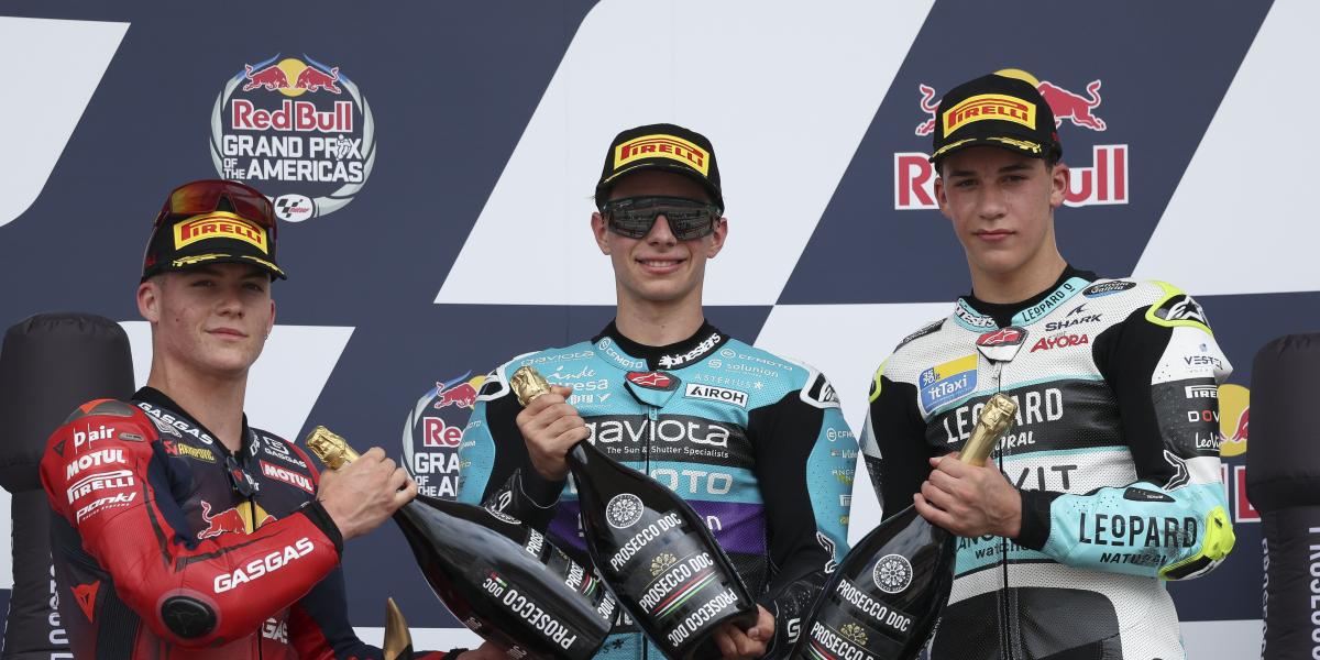 Sergio García Dols y Daniel Holgado llegan líderes por la mínima