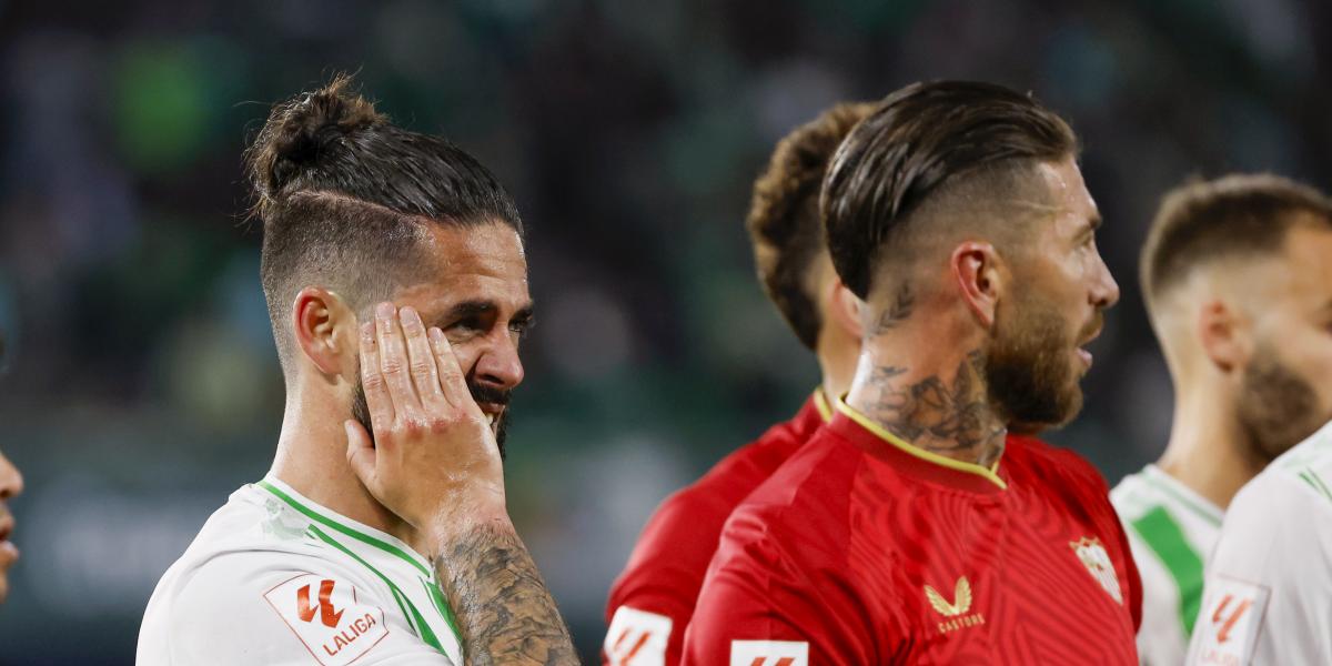 El tirón de orejas de Sergio Ramos a Isco, una de las imágenes del derbi