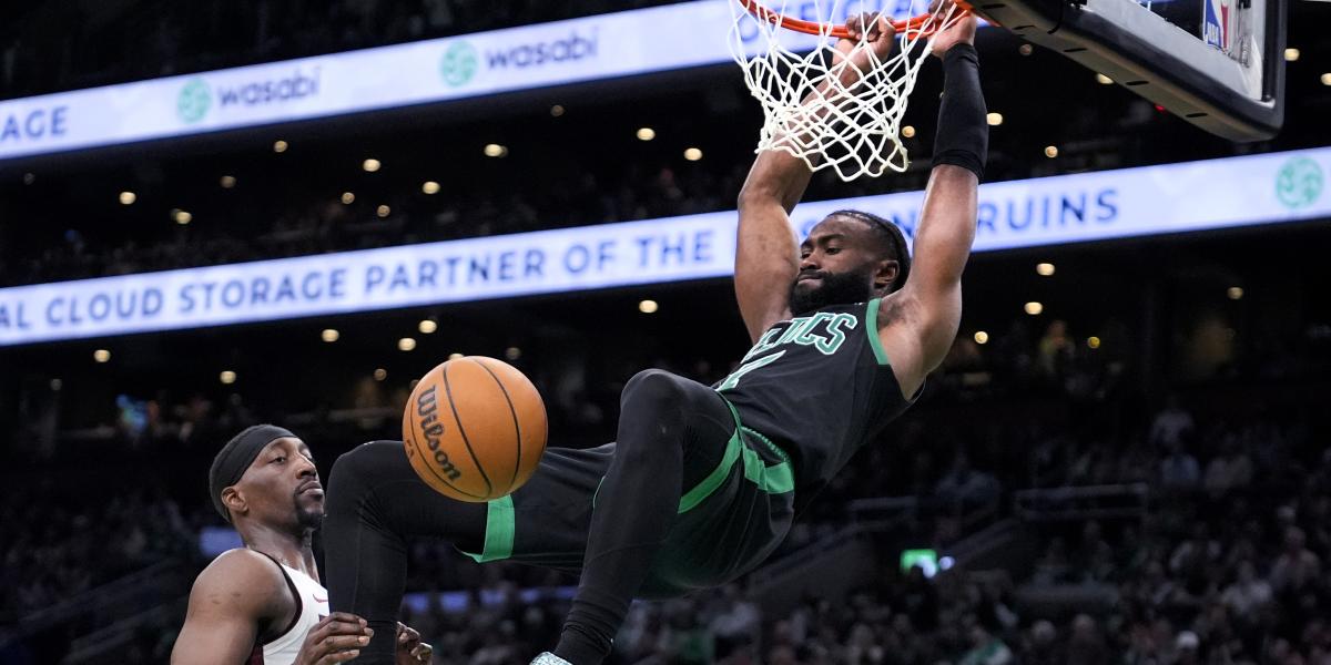 Los Celtics aprenden de los errores y responden a ritmo de récord