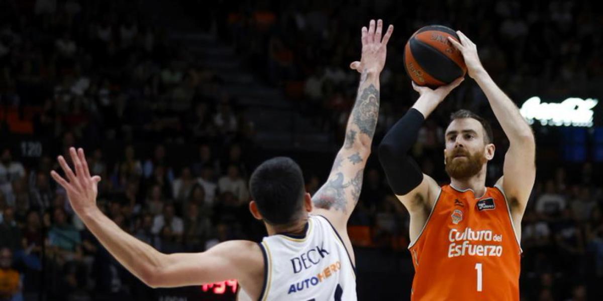 99-93: El Madrid se deja medio liderato en la Fonteta