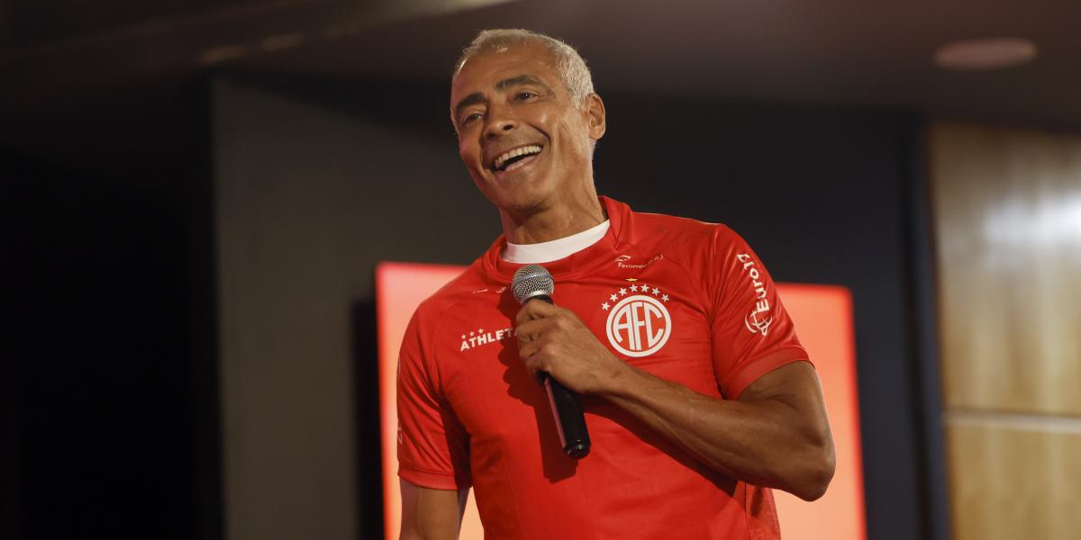 Romário anuncia que volverá a jugar este sábado