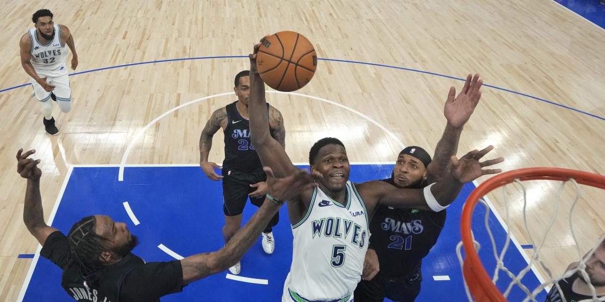 Anthony Edwards saca su alma de Michael Jordan: ¡Vaya salto y vaya mate!