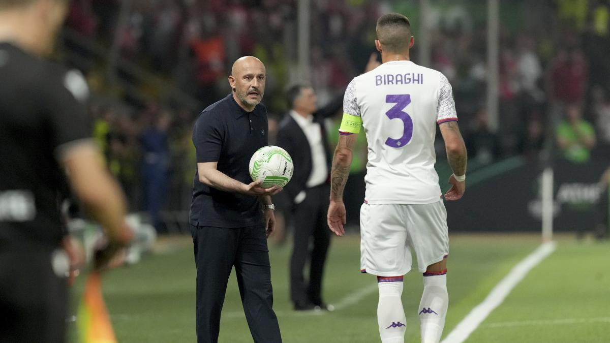 Vincenzo Italiano, entrenador del Bolonia, ingresado en un hospital