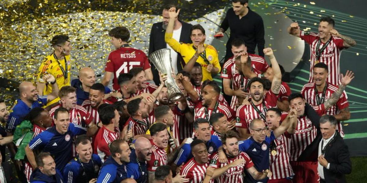 ¡Mendilibar hace historia y lleva a Olympiacos a su primer título europeo!