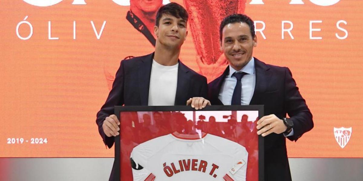 Óliver Torres pide unión al sevillismo en su despedida
