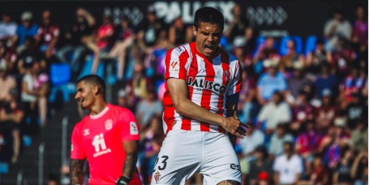 Roque Mesa mete al Sporting de Gijón en la promoción de ascenso