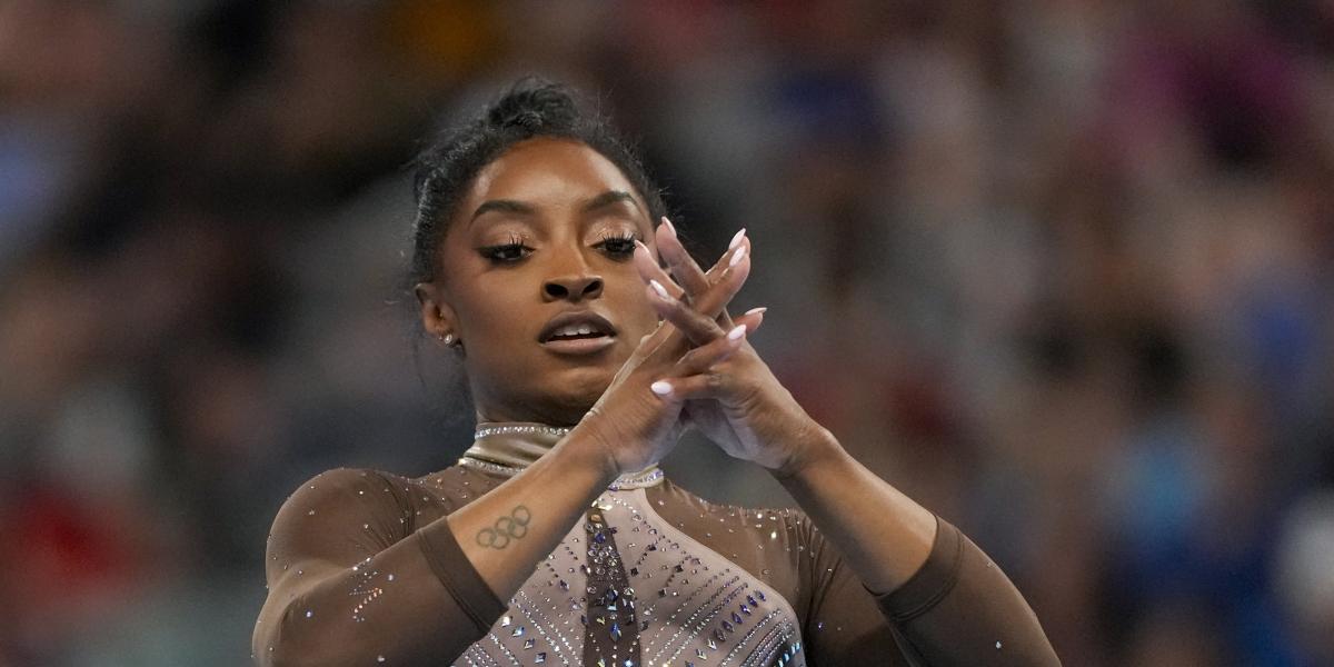 Simone Biles conquista su noveno título nacional y acelera hacia París