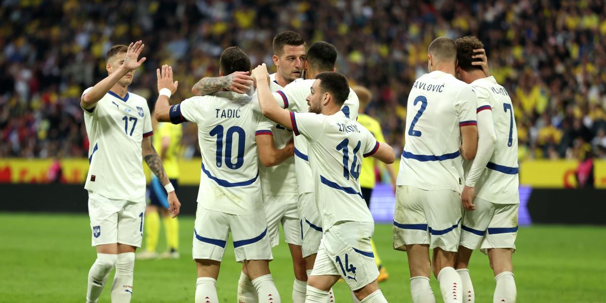 0-3: Serbia golea a Suecia y sueña en la Eurocopa