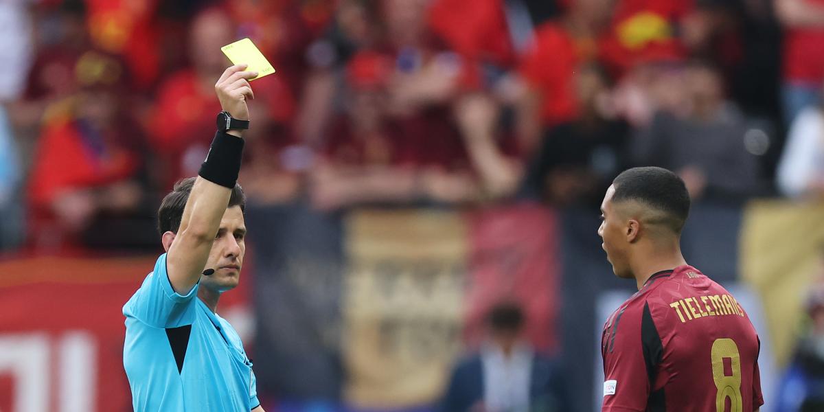Tielemans pide que Bélgica se arriesgue contra Rumanía