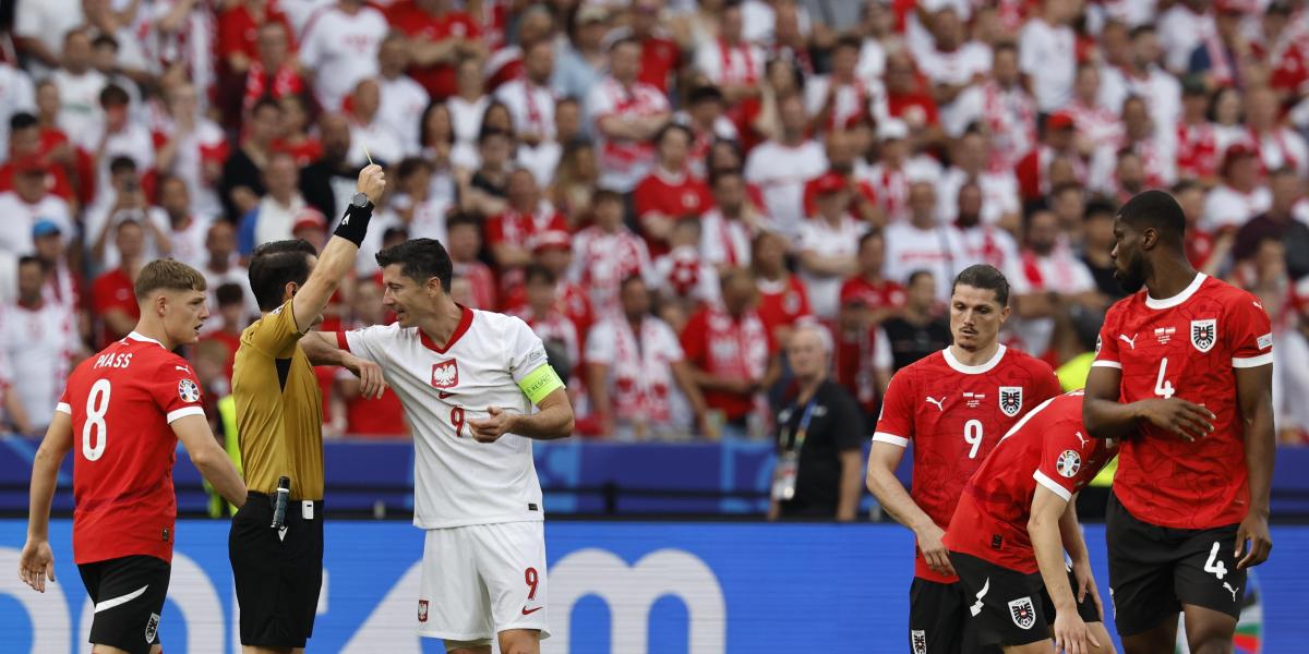 Así ha sido la triste vuelta a los terrenos de juego de Lewandowski