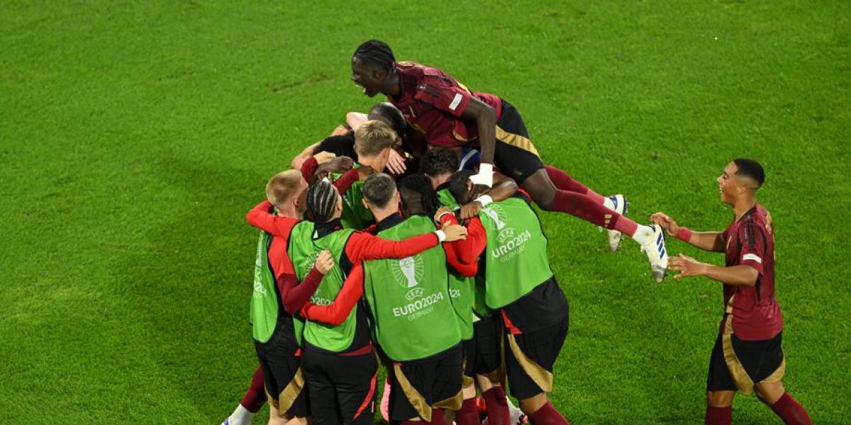 Bélgica cumple ante Rumanía y pone el Grupo E patas arriba