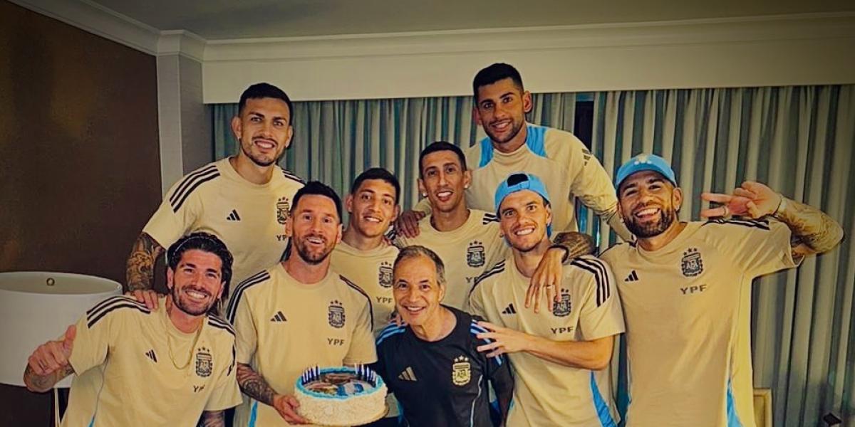 Miles de argentinos invaden Times Square y le cantan a Messi