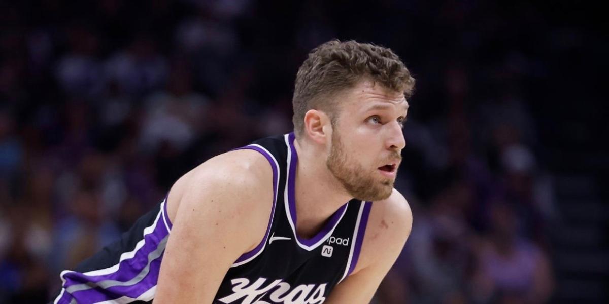 Vezenkov, traspasado a los Raptors. ¿Más lejos del Barça?