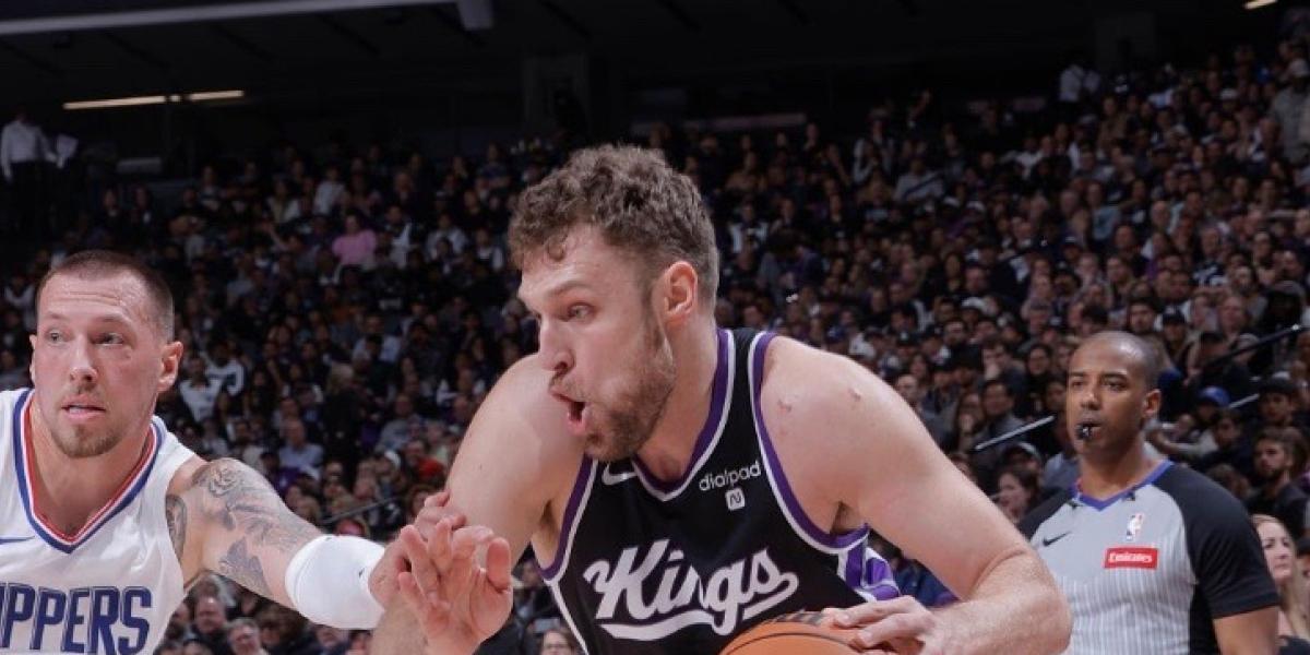 Caso Vezenkov: los Raptors no le han cortado ni le cortarán por ahora