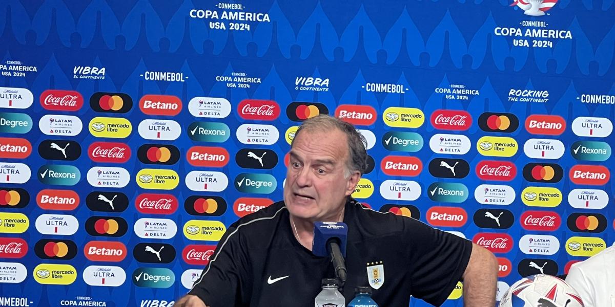 Bielsa estalla contra la organización tras la riña de semifinales: Todos amenazados