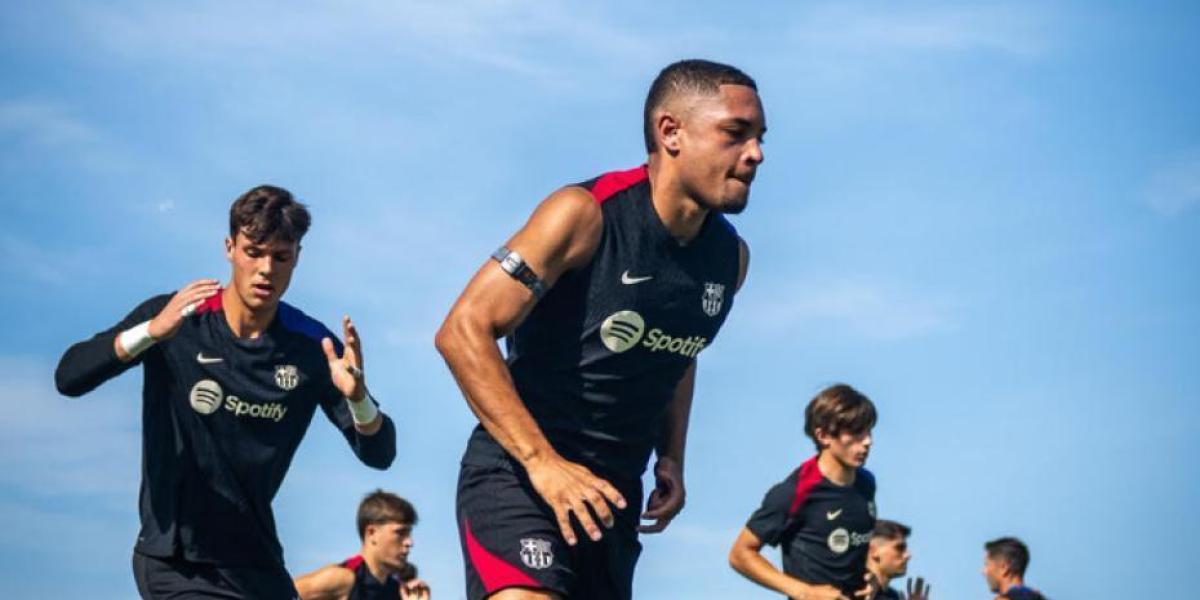 El Everton negocia por Vitor Roque pero el Barça pide más dinero